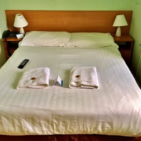 St. Judes לינה וארוחת בוקר 3*