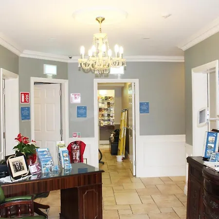 לינה וארוחת בוקר St. Judes 3*