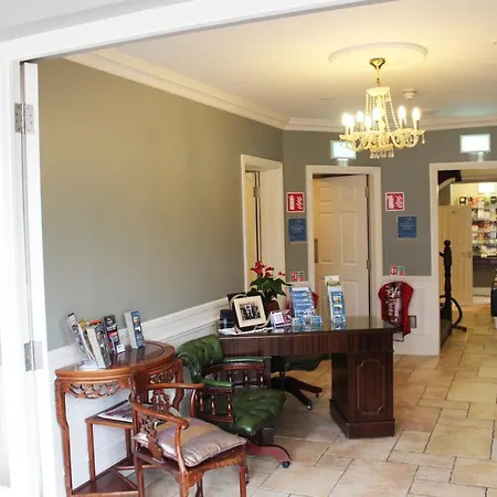 לינה וארוחת בוקר St. Judes 3*