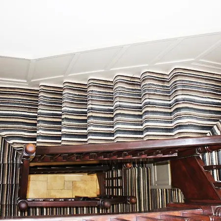 לינה וארוחת בוקר St. Judes 3*