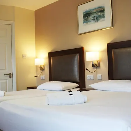 לינה וארוחת בוקר St. Judes 3*