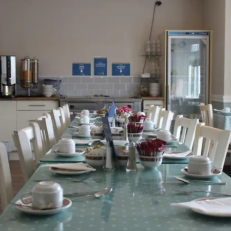 לינה וארוחת בוקר St. Judes 3*